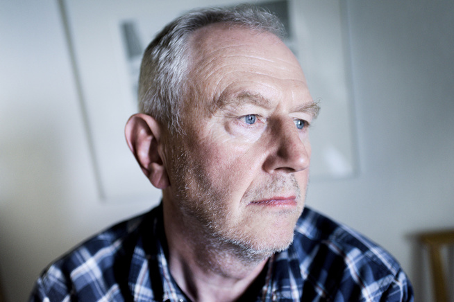 <p>BEVARER ROEN: Knut Eirik Olsen (64) forteller at tenkemåten og metodikken han har lært i jobben som journalist hjelper ham med å takle Alzheimers. – Du må være kreativ og se mulighetene, ikke grave deg ned, sier han.</p>