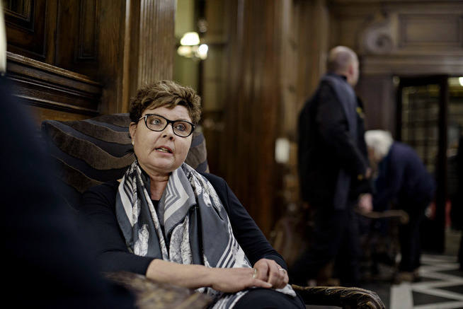 <p>FÅR BEHANDLING: Fylkesordfører i Hordaland, Anne Gine Hestetun (Ap) betaler for brystkreftmedisin på privatklinikken Aleris. Det koster dyrt, men hun mener prisen er verdt det når det handler om liv og død.</p>