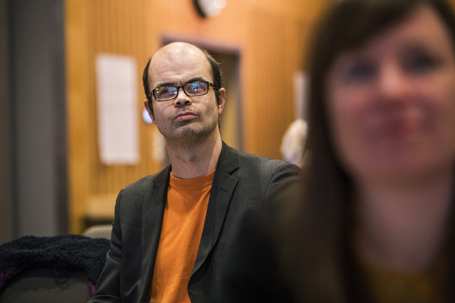 <p>NY SV-PROFIL: «Ulv? Der ser jeg meg begge øynene: Det er plass både til ulven og sauebonden og vi må finne løsninger som ivaretar alle interesser», sier den nye SV-profilen Hans Olav Lahlum til VG.</p>