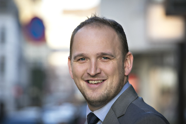<p>VIL KUTTE STØTTE: Landbruks- og matminister Jon Georg Dale (Frp) avviser at han forsøker å kneble sine meningsmotstandere ved å foreslå kutt i støtten til organisasjoner. Foto: JAN PETTER LYNAU, VG</p>