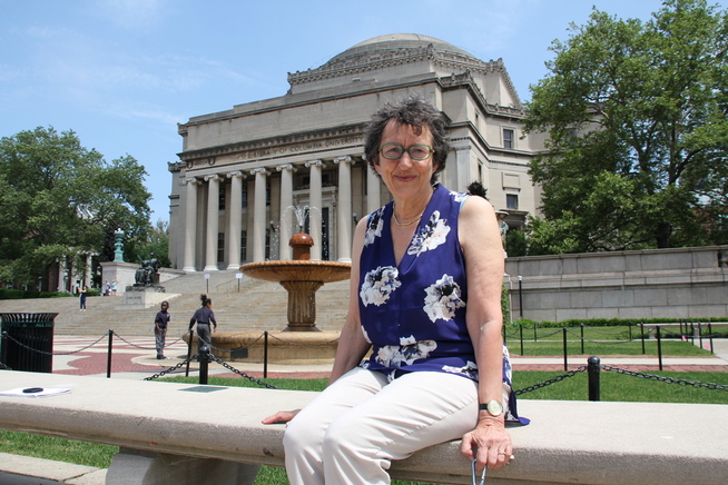 <p>BEKYMRET: Professor Carol Sanger ved Columbia-universitetet i New York frykter Trump-administrasjonen er i ferd med å bane vei for opphevelse av abortloven. Foto: ERLEND SKEVIK</p>