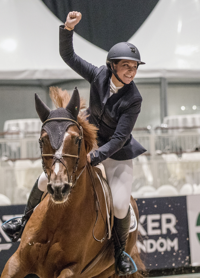 <p>TREDJE PLASS: Märtha Louise og hesten Carsall under premieutdelingen.</p>