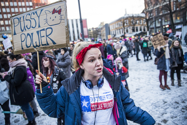 <p>JEG ER KLAR: Abiagail Smith fra Texas mener det er viktigere enn noen gang å stå opp for våre rettigheter. Jeg er klar freste hun Foto: FRODE HANSEN, VG</p>