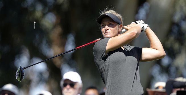 Tutta involvert me tårefylt golf-drama: TV-vidente påvirket resultatet - VG 1 <p>STORSPILTE: Suzann Pettersen slår ut på det tredje hullet i nattens ekstremt dramatiske turnering i California. Tutta kom på delt 3. plass.</p>