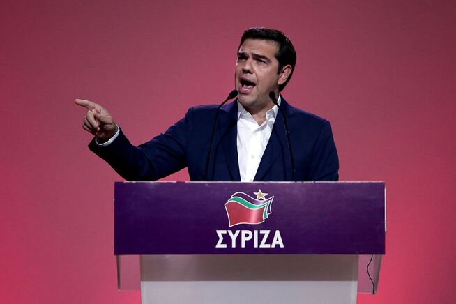 <p>TALER: Statsminister Alexis Tsipras i Hellas taler til årsmøte i partiet Syriza i oktober i år. </p>