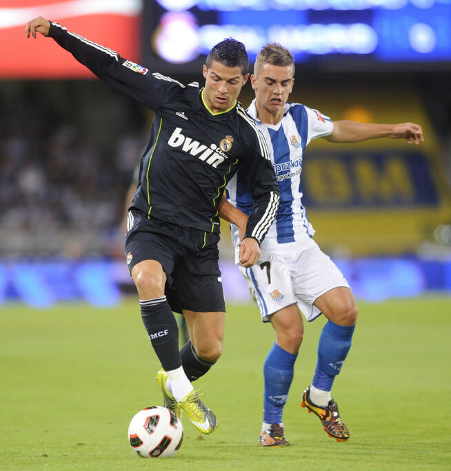 <p>KONGE OG KRONPRINS: Antoine Griezmann mot Cristiano Ronaldo i Griezmanns første sesong i den spanske toppdivisjonen, i 2010. Foto: AFP</p>