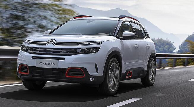 <p>LADEHYBRID: Citroën C5 Aircross kommer på sutten av 2018, og vil også bli tilgjengelig som ladbar hybrid. Med det blir dette den første modellen som får det nye e-AWD-drivverket. Det består av en bensinmotor som yter 200 hestekrefter i kombinasjon med en elmotor på hver aksel. Totalt 300 hestekrefter. Helelektrisk rekkevidde blir inntil 60 kilometer.</p>