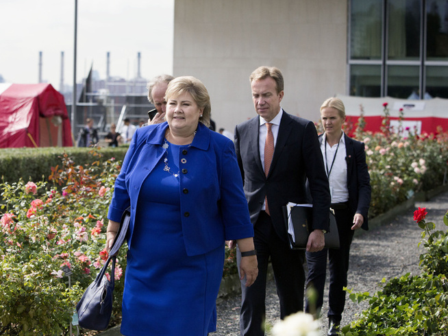 <p><b>SEIER FOR REGJERINGEN:</b> Da statsminister Erna Solberg i dag kunngjorde at diplomatisk arbeid har ført fram, og at Norge nå normaliserer forholdet til Kina, høstet hun gratulasjoner i Stortinget.</p>