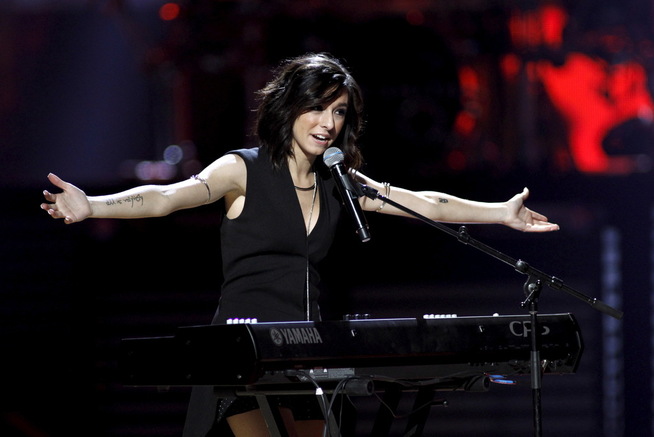 & lt; p & gt; BER & # xD8; RTE FANS:  News of Christina Grimmie's demise spread quickly  in social media. #PrayingForChristina trends p  & # xE5; Twitter. PHOTO: REUTERS / Steve  Marcus & lt; / p & gt;