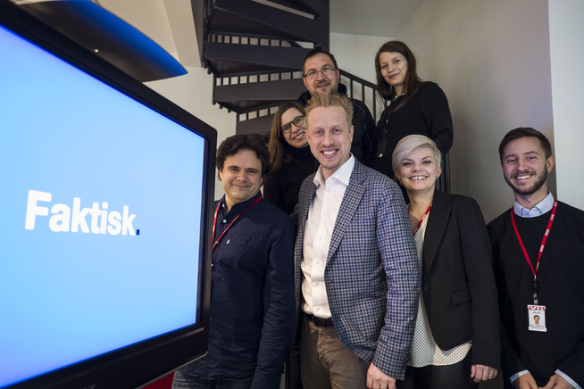 <p>FAKTASJEKKERNE: Mediehusene VG, Dagbladet og NRK går sammen om å faktasjekke det offentlige ordskifte og avsløre falske nyheter. Fra venstre foran: Jari Bakken, Kristoffer Egeberg, Silje Sjursen Skiphamn og Bjørn Reitzer. Bak: Gunn Kari Hegvik, Ola Strømman og Ingrid Reime.</p>