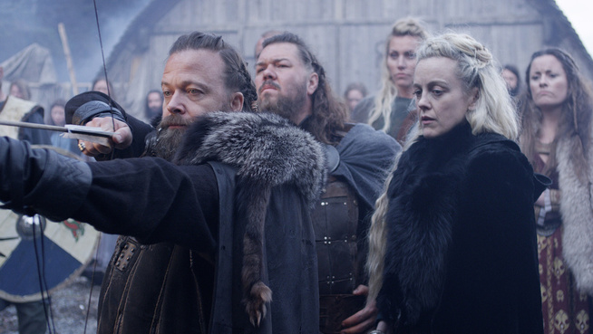 <p>FEIG HØVDINGBROR: Kåre Conradi som Orm og Marian Saastad Ottesen som Hildur i «Vikingane».</p>
