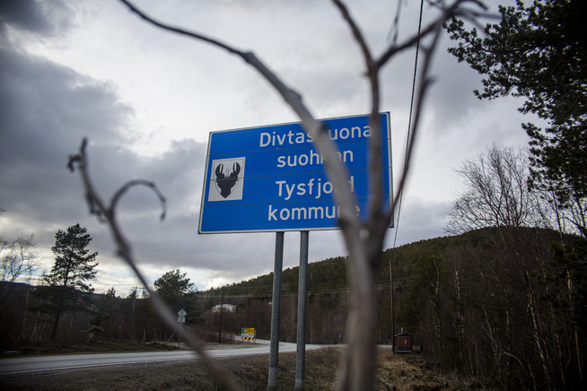 <p>TYSFJORD: På norsk heter kommunen Tysfjord. På lulesamisk heter den Divtasvuodna.</p>