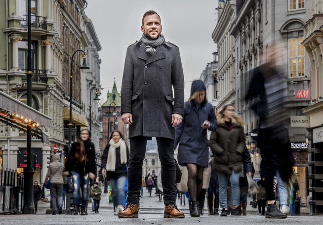 <p>INSPIRERT AV TALL: SV-leder Audun Lysbakken, her på Karl Johan tidligere i vår. Foto: HELGE MIKALSEN, VG</p>