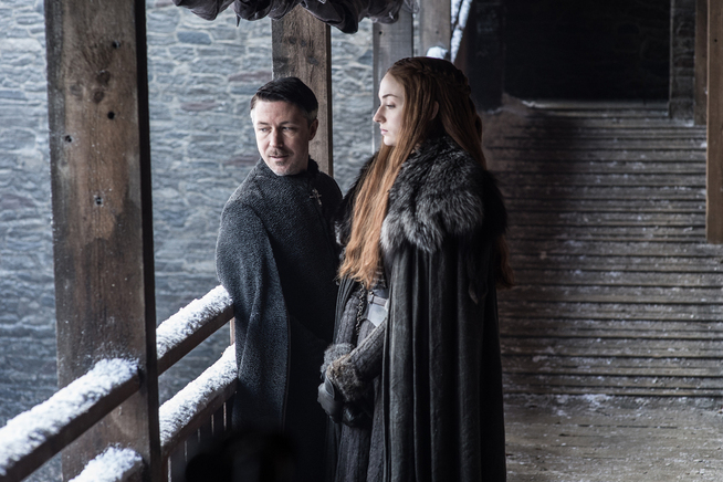 <p>MED: Littlefinger (Aidan Gillen) og Sansa Stark (Sophie Turner).</p>