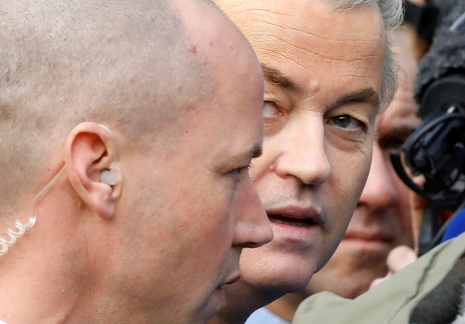<p>FORAKTER SLIKE SOM ISMAIL: Ytre høyre-kandidat Geert Wilders har tatt til orde for at innvandrere med rulleblad bør utvises direkte ut av Nederland. Han snakker svært hatefullt om innvandring fra islamske land i valgkampen. FOTO: REUTERS</p>