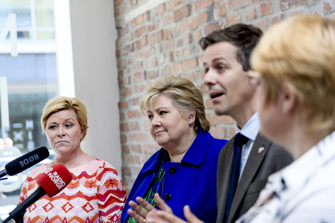 <p>SAMARBEIDSPARTNERNE: Frp-leder Siv Jensen, statsminister og Høyre-lederErna Solberg, KrF-leder Knut Arild Hareide og Venstre-leder Trine Skei Grande på pressekonferanse om jobber i Oslo.</p>