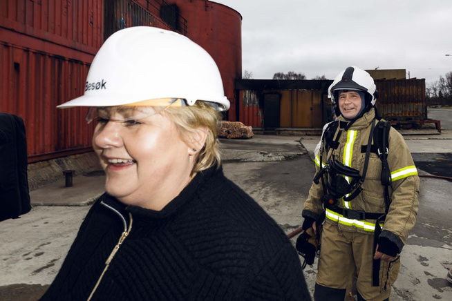 <p>UT PÅ TUR: Statsminister Erna Solberg (H) og justis- og beredskapsminister Per Willy Amundsen er på reise i Nord-Norge.</p>