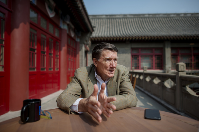 <p>BEIJING: John L. Holden er assisterende rektor på Yenching Academy ved Universitetet i Beijing. Han reflekterer rundt avtalen Norge har gjort med Kina før statsbesøket som starter torsdag.</p>