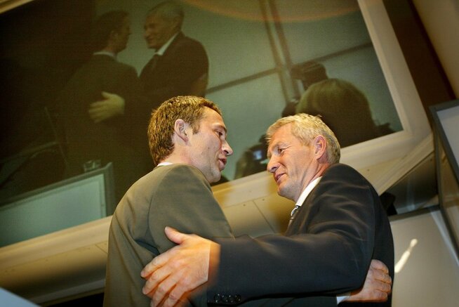 <p>NEW ÆRA: Thorbjørn Jagland gave himself as the leader of the Labour party in 2002, and was replaced by Jens Stoltenberg. Here from the party's landsmøte på People's house.</p>