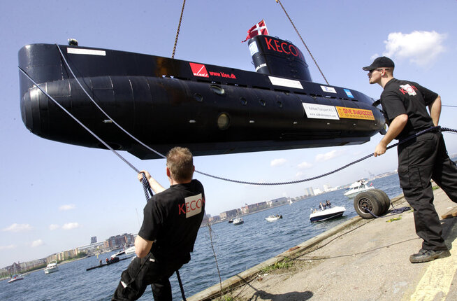 <p>HAVARERTE: Dette bildet er tatt under sjøsettingen av ubåten UC3 Nautilus på Refshaleøen i København i 2008.</p>