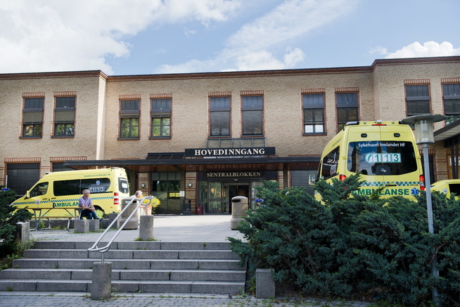 <p>ULLEVÅL: Her på Oslo universitetssykehus Ullevål har ALS-syke Ellen (67) til nå fått profesjonell intensivbehandling. Familien håper det vil fortsette slik at hun kan bli skrevet ut og leve videre trass sin sykdom – noe hun selv også ønsker.</p>